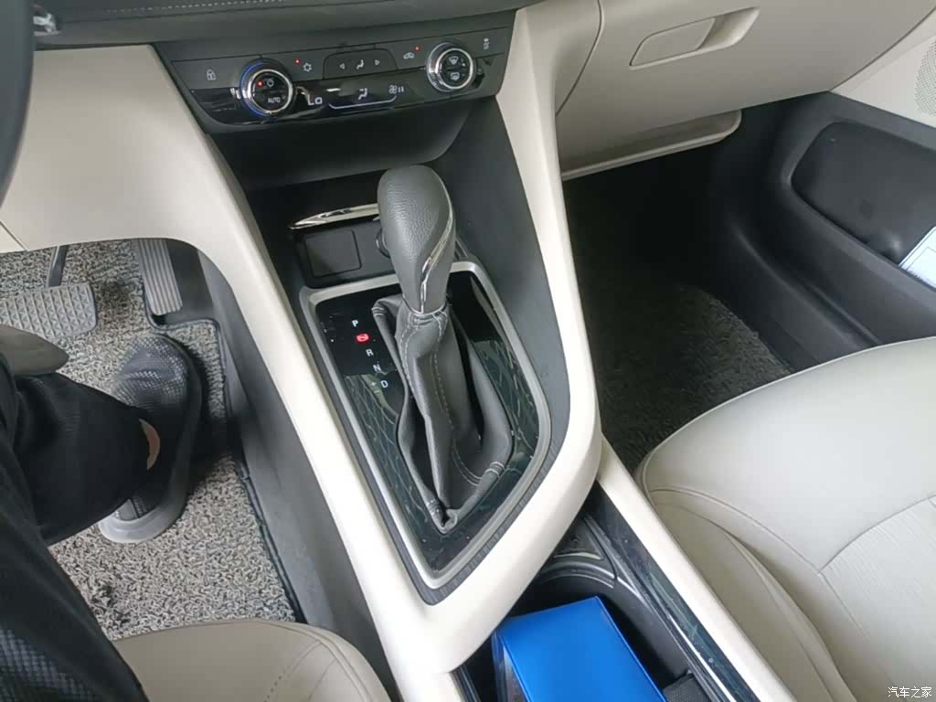 Buick GL6, 2018 14