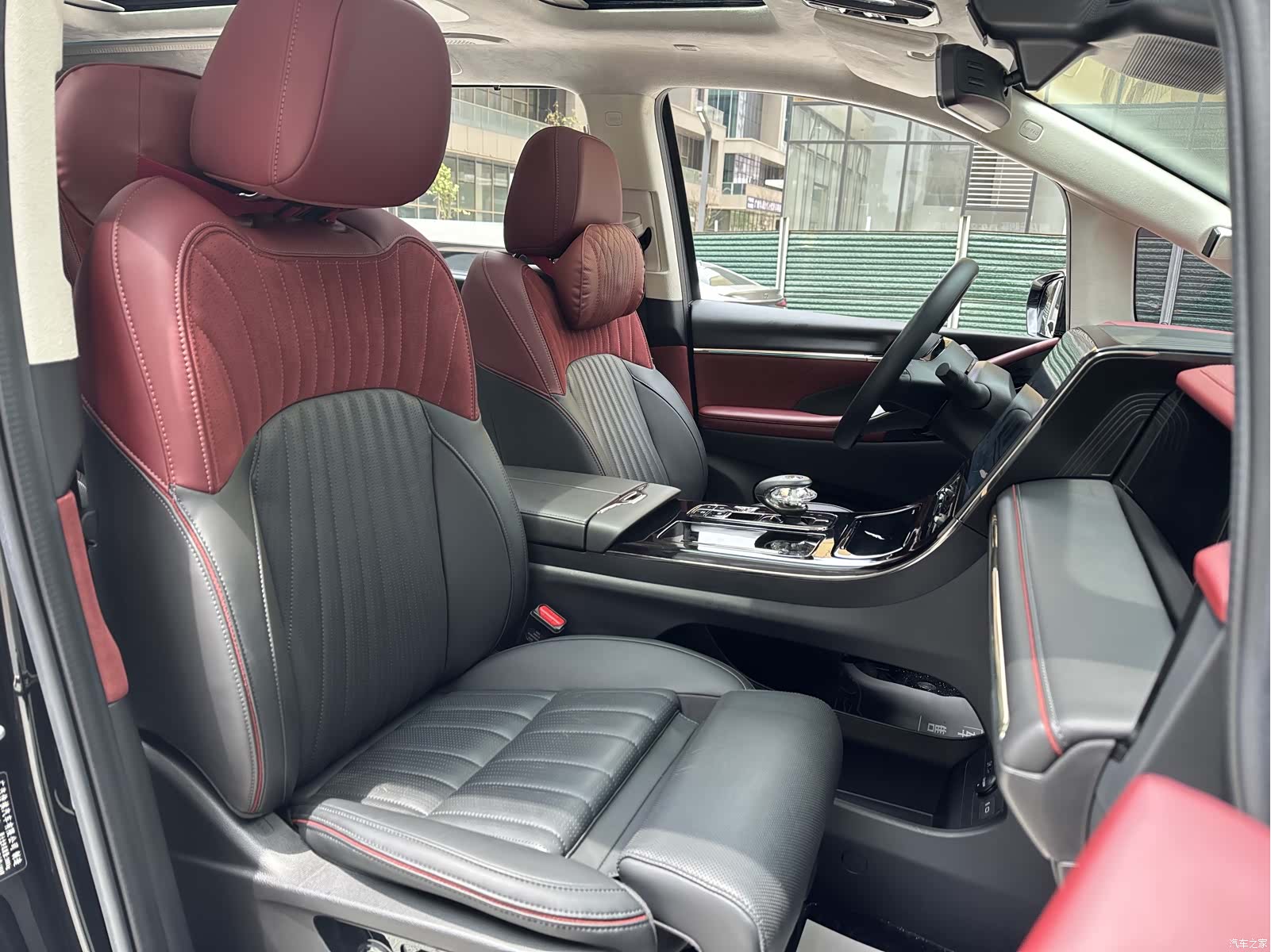 Trumpchi E9, 2025 10