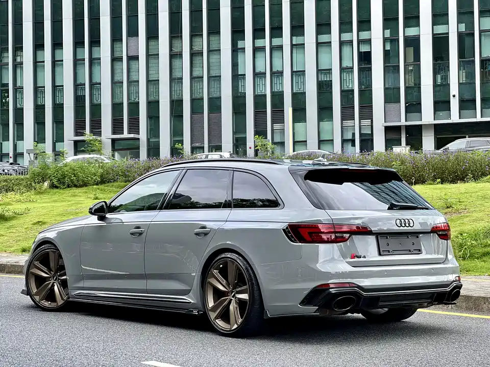 Audi RS 4