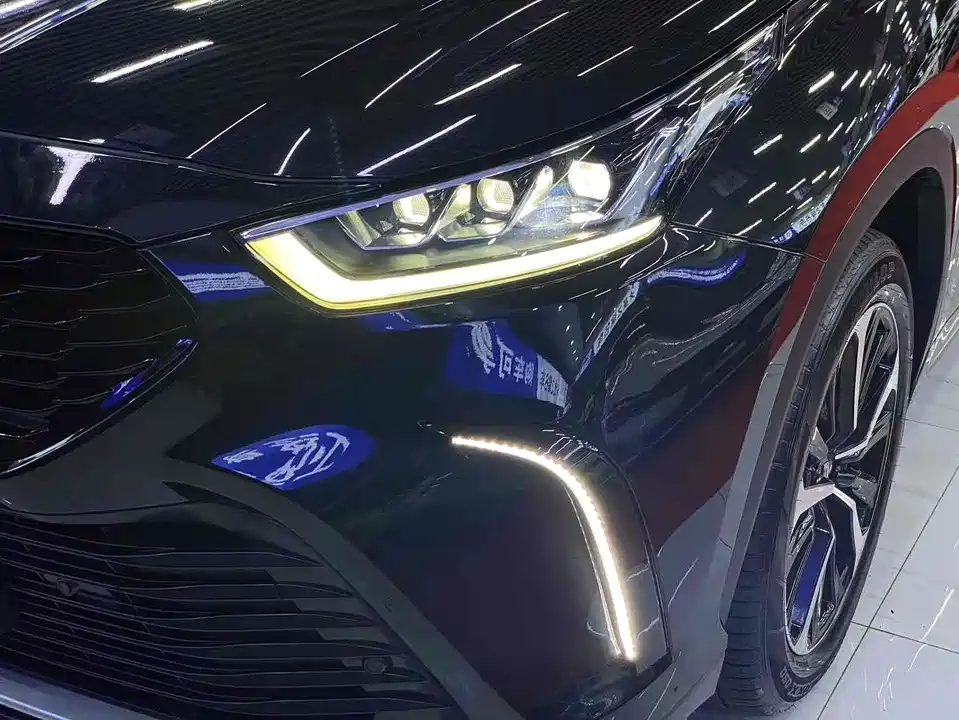 Toyota Crown Lufang