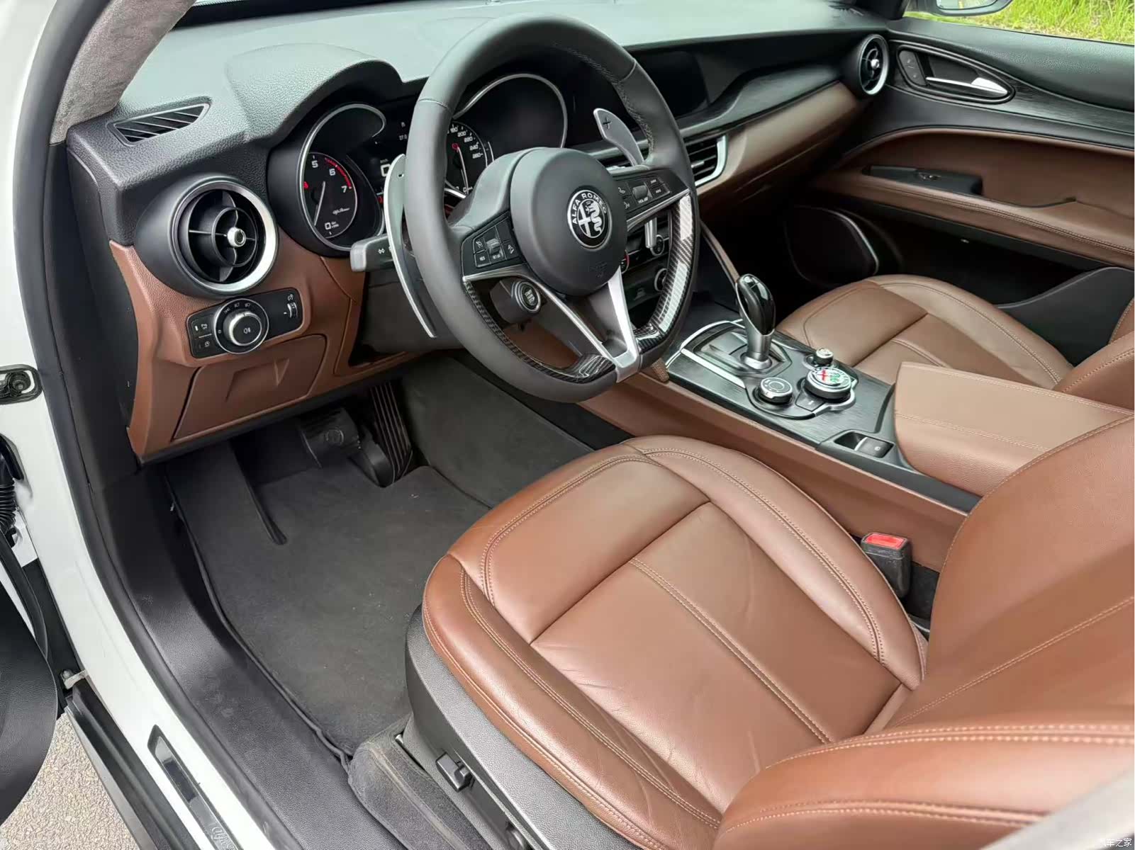 Alfa Romeo Stelvio, 2018 15