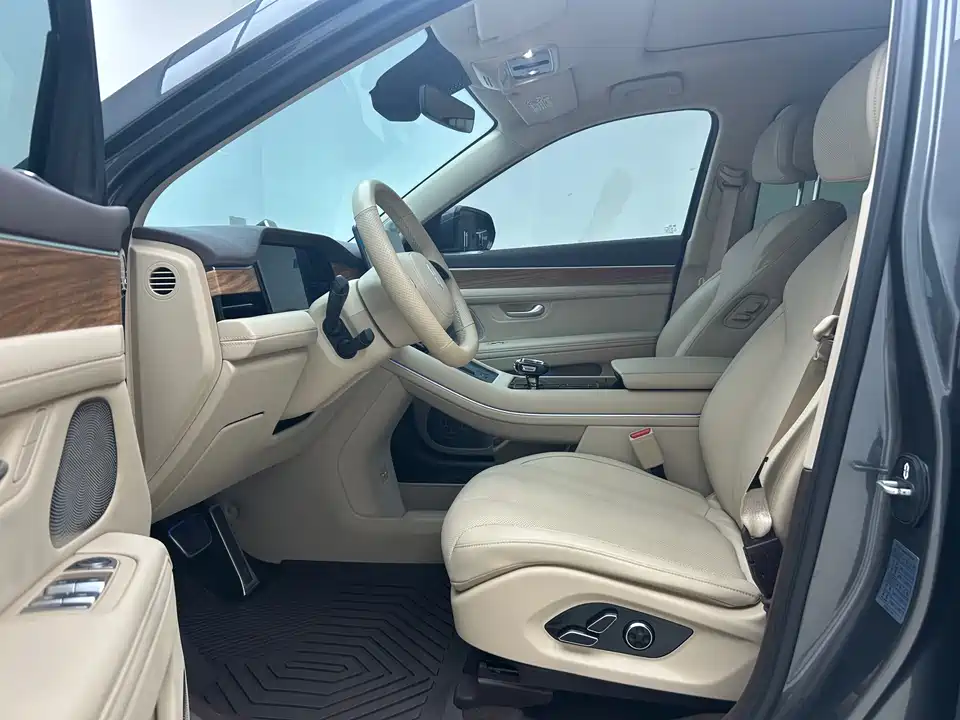 AITO Ask the world M7