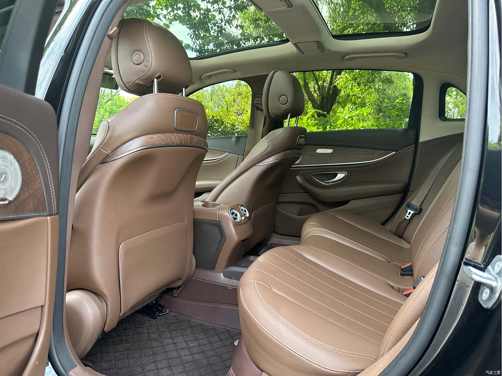 Mercedes-Benz E-Class, 2019 6