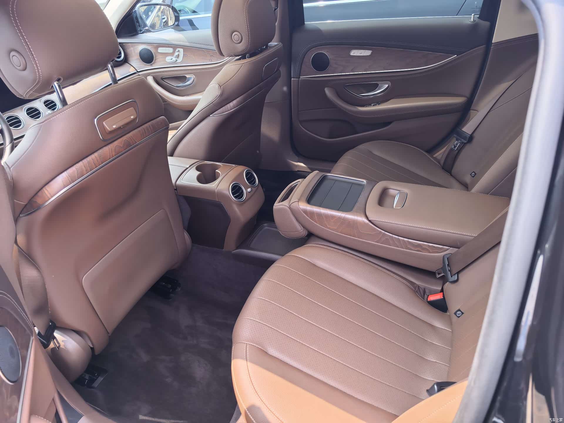 Mercedes-Benz E-Class, 2019 8