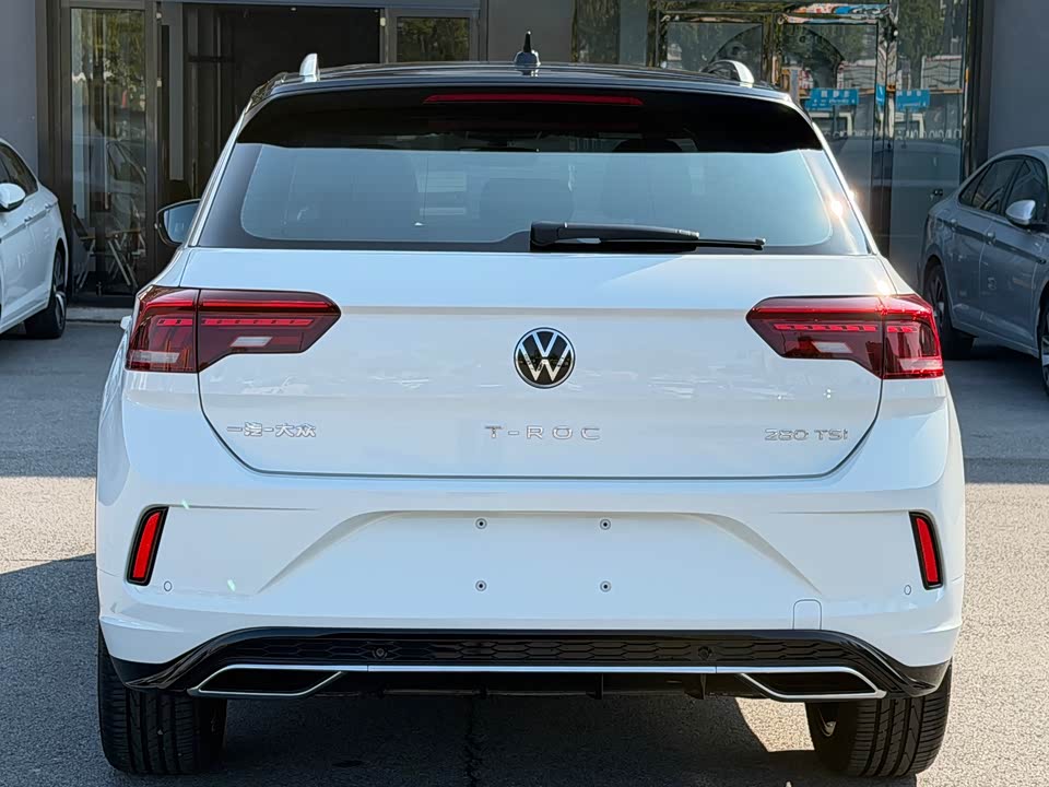 Volkswagen T-ROC exploring Songs