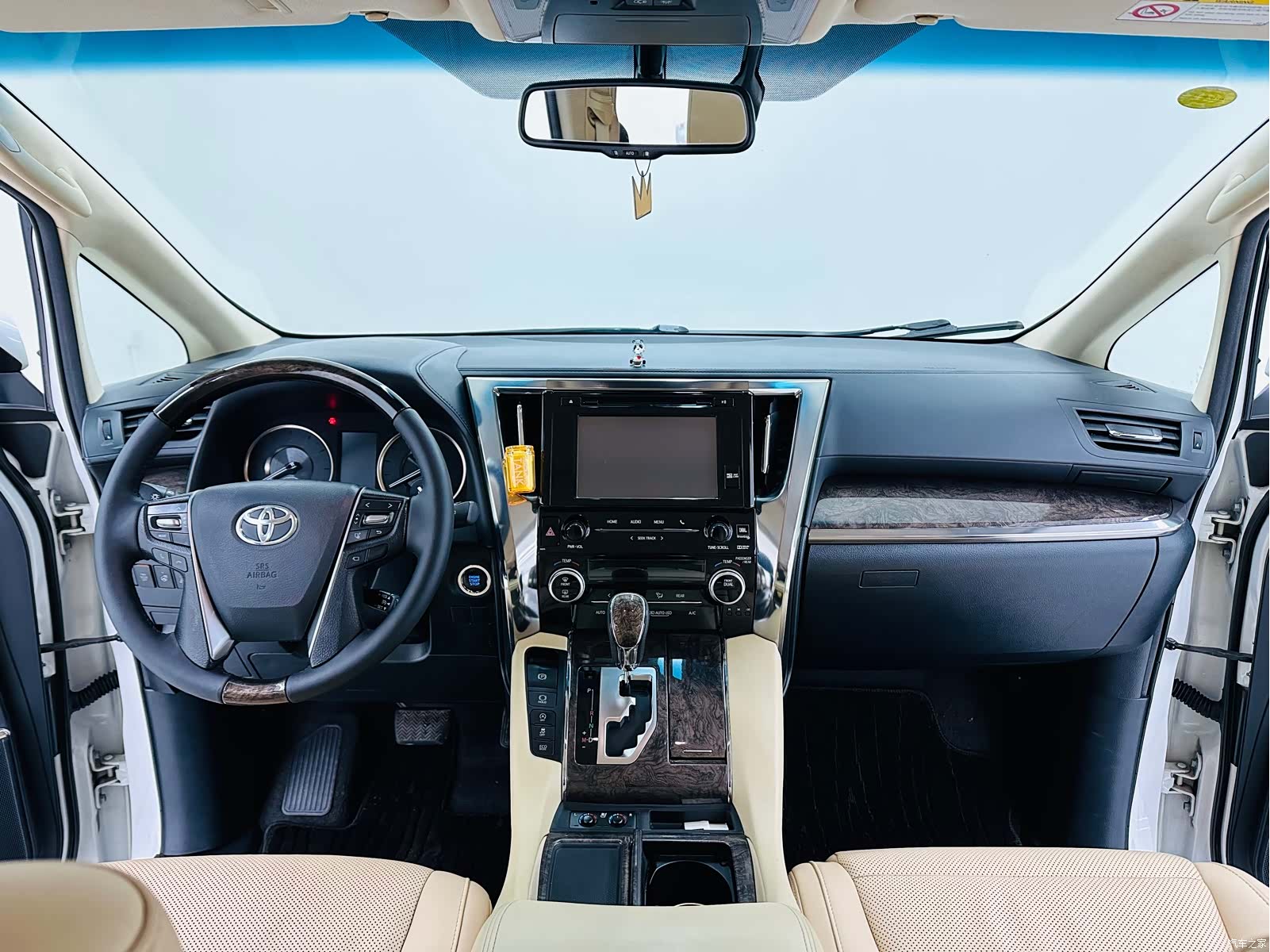 Toyota Alphard, 2018 12