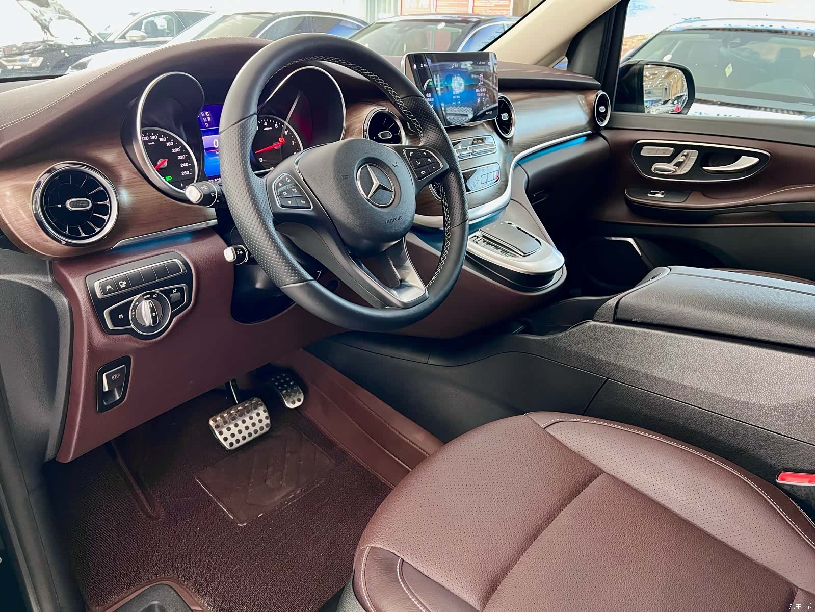Mercedes-Benz V-Class, 2022 7