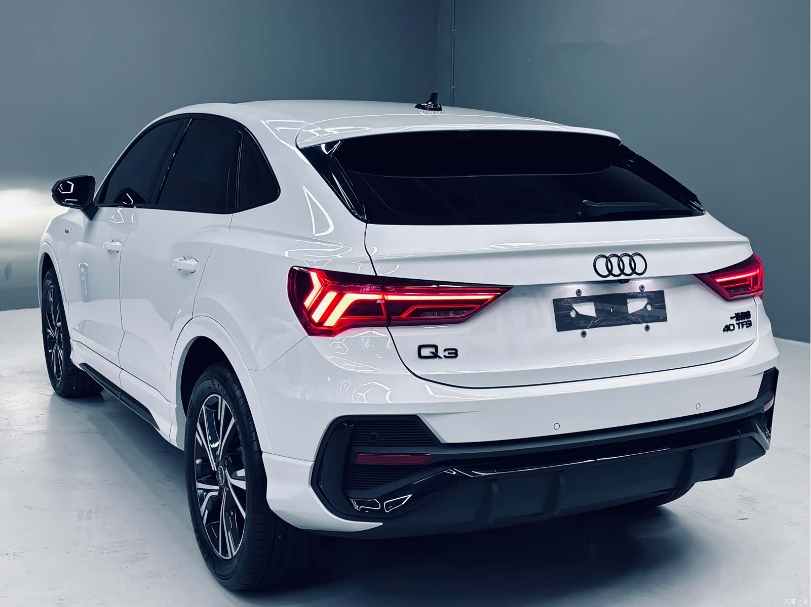 Audi Q3, 2024 3
