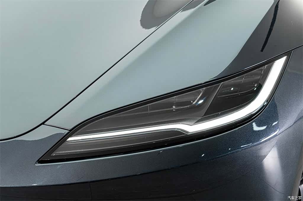 Tesla Model 3, 2024 4