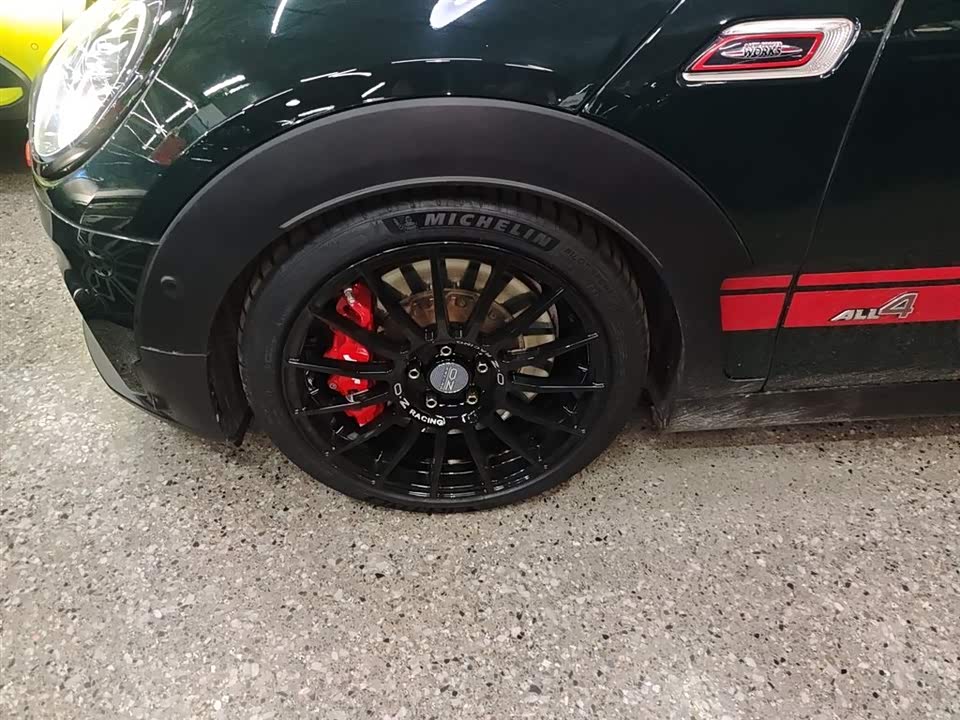 MINI JCW CLUBMAN