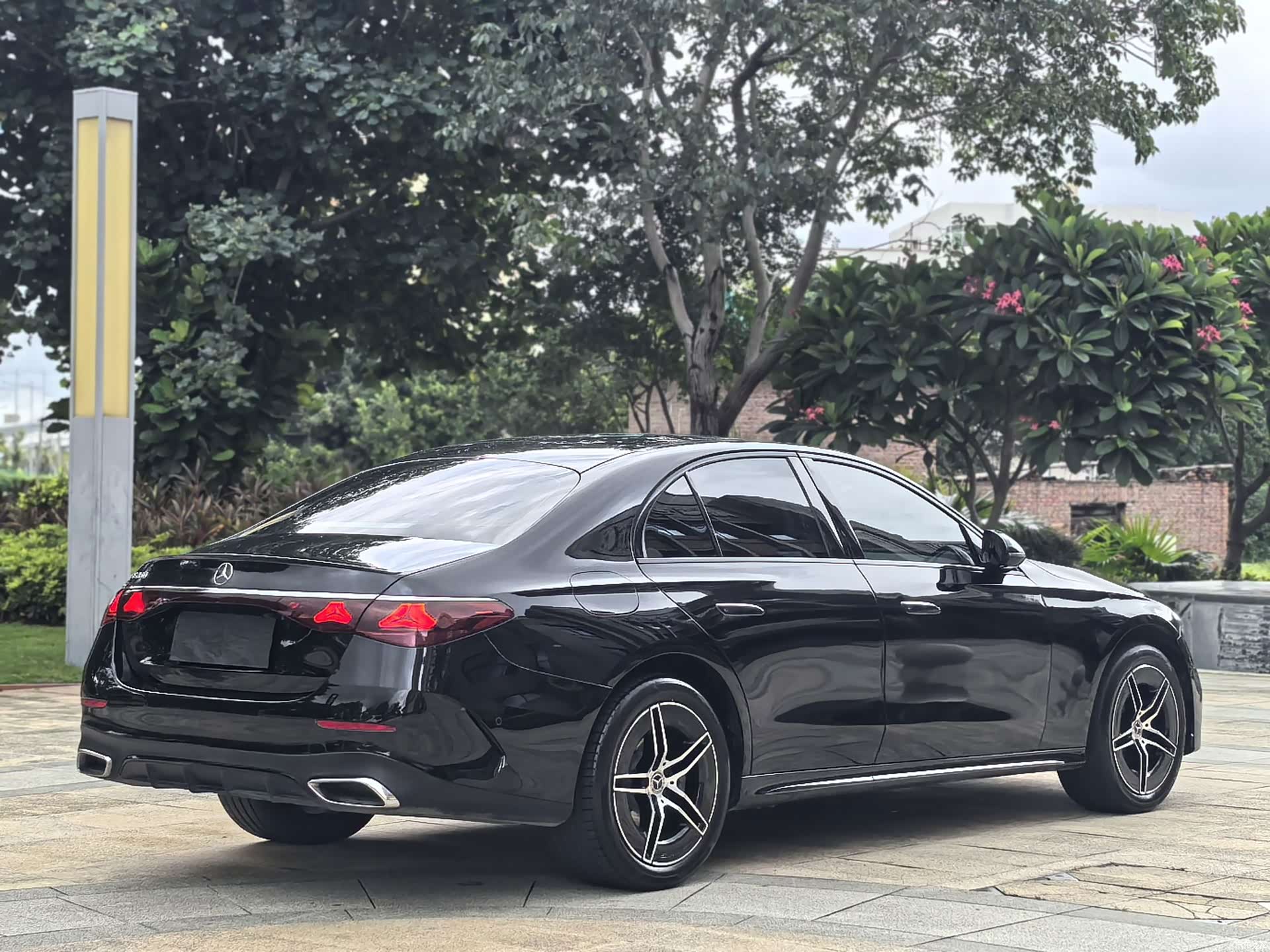 Mercedes-Benz E-Class, 2025 10