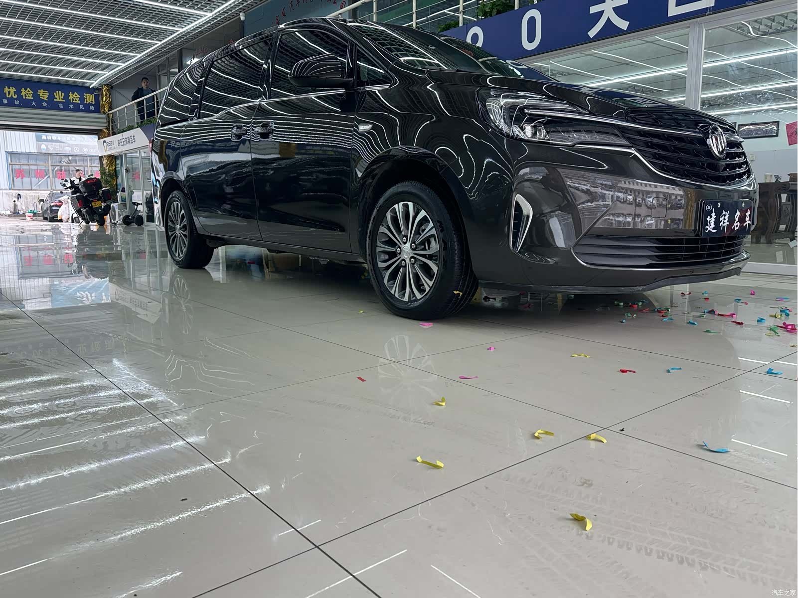 Buick GL8, 2022 3
