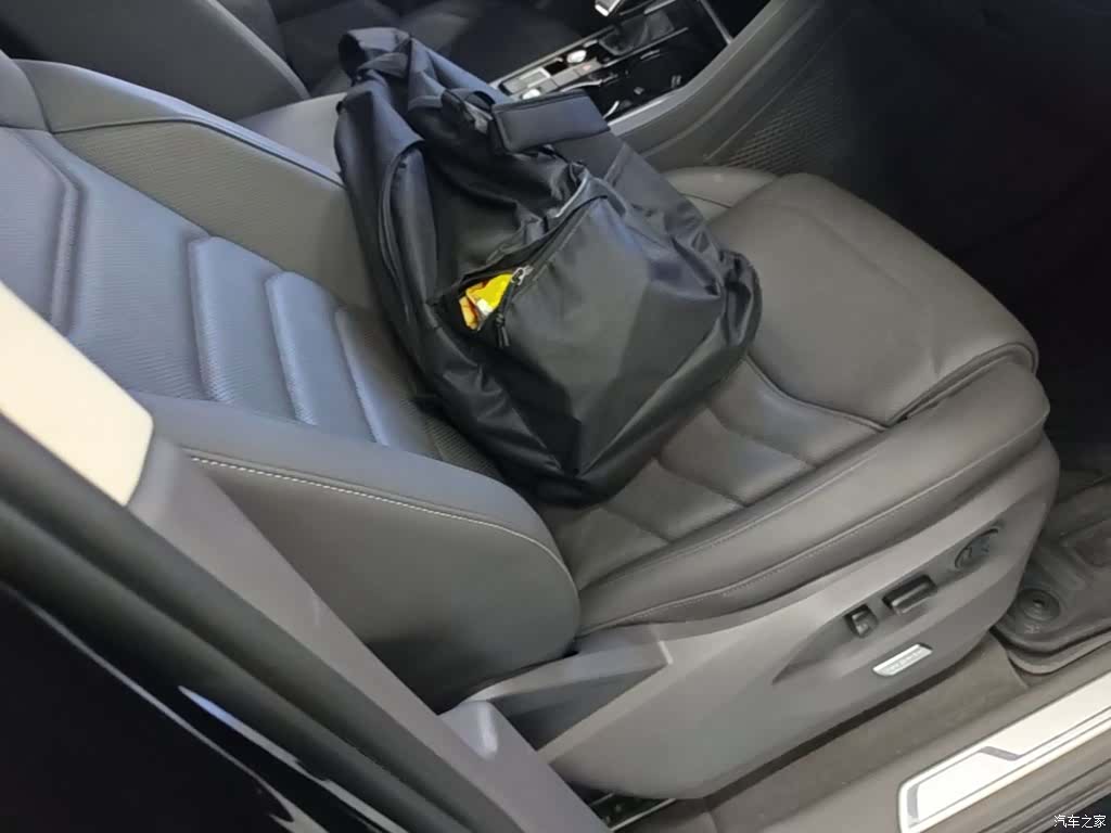 Volkswagen Touareg, 2020 25