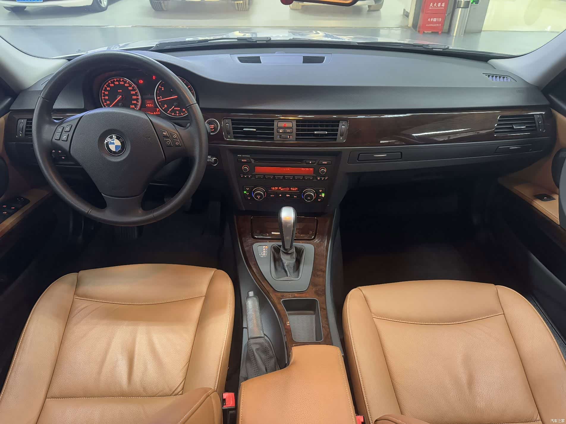 BMW 3 Series, 2011 10