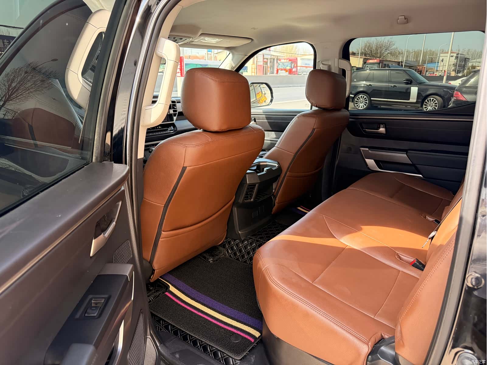 Toyota Tundra, 2023 все фото