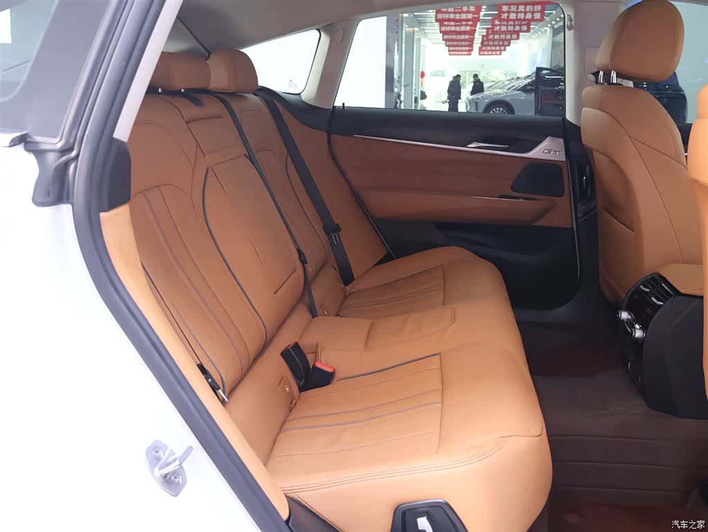 BMW 6 Series GT, 2023 21