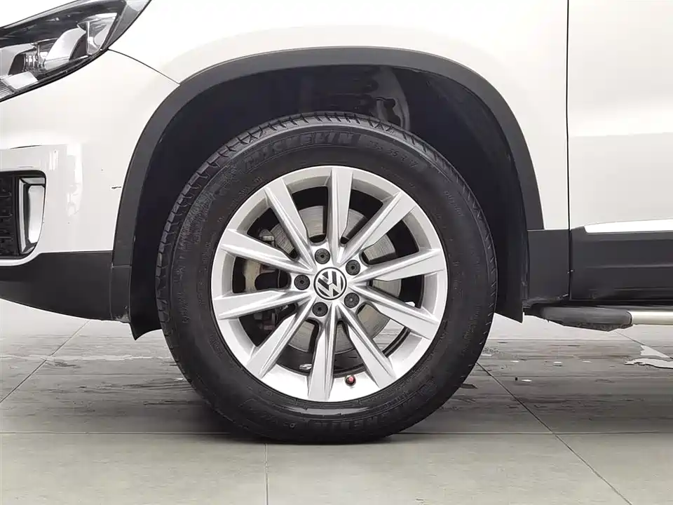 Volkswagen Tiguan Volkswagen Tiguan
