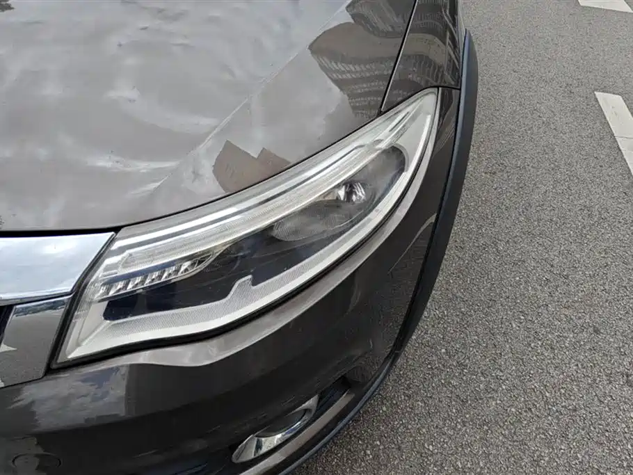 Qoros 3 Qoros 3