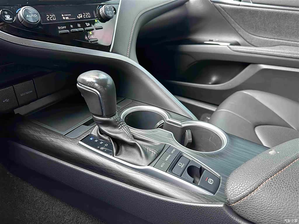 Toyota Camry, 2023 20