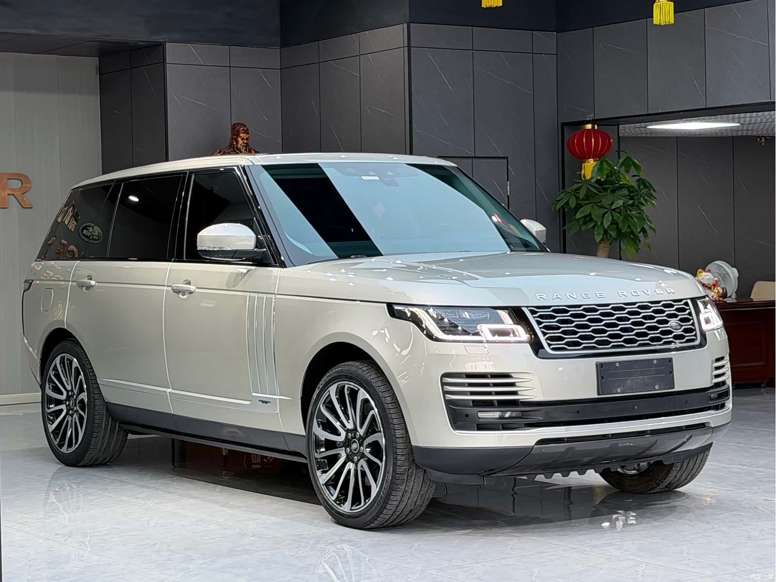 Land Rover Range Rover, 2019 3