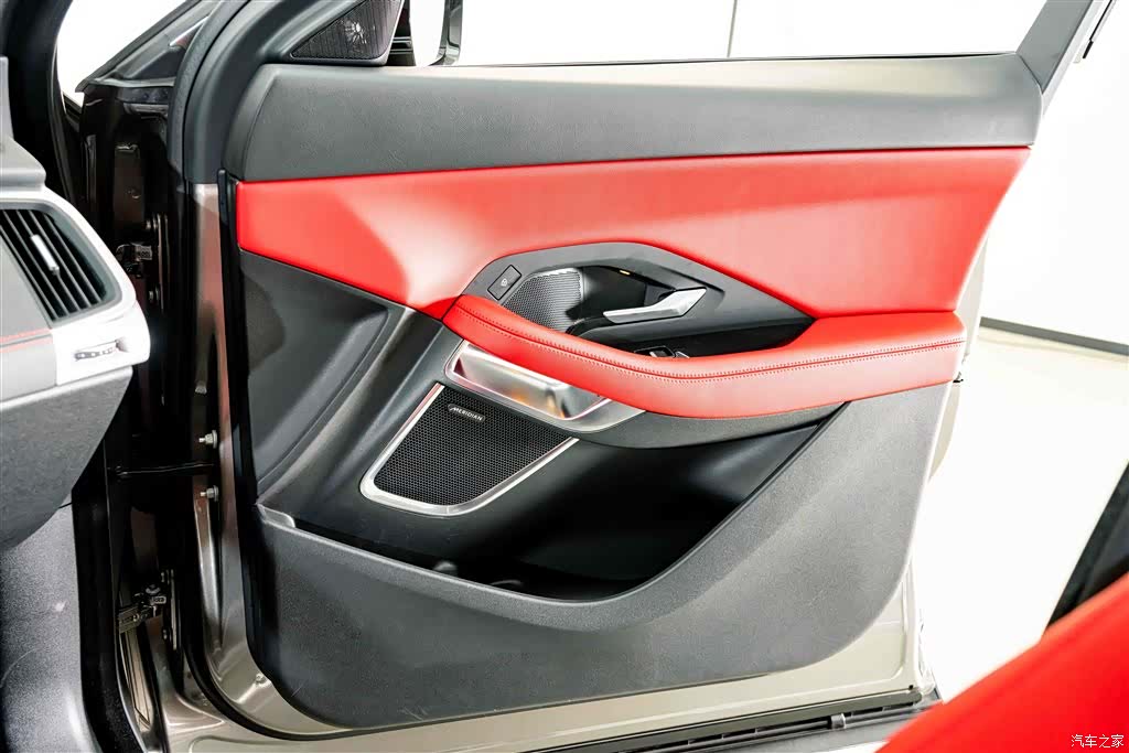 Land Rover E-PACE, 2023 15