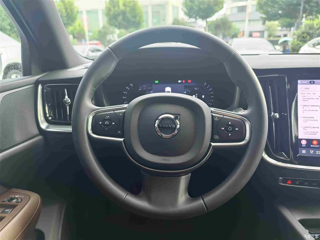 Volvo S60, 2025 10