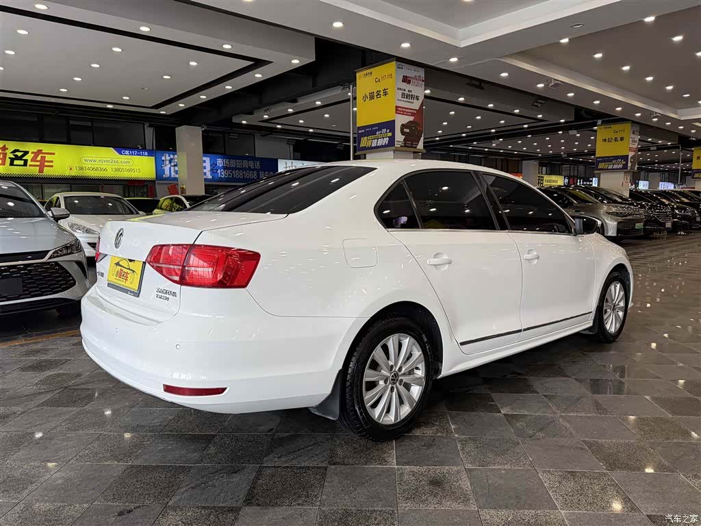 Volkswagen Sagitar, 2015 32
