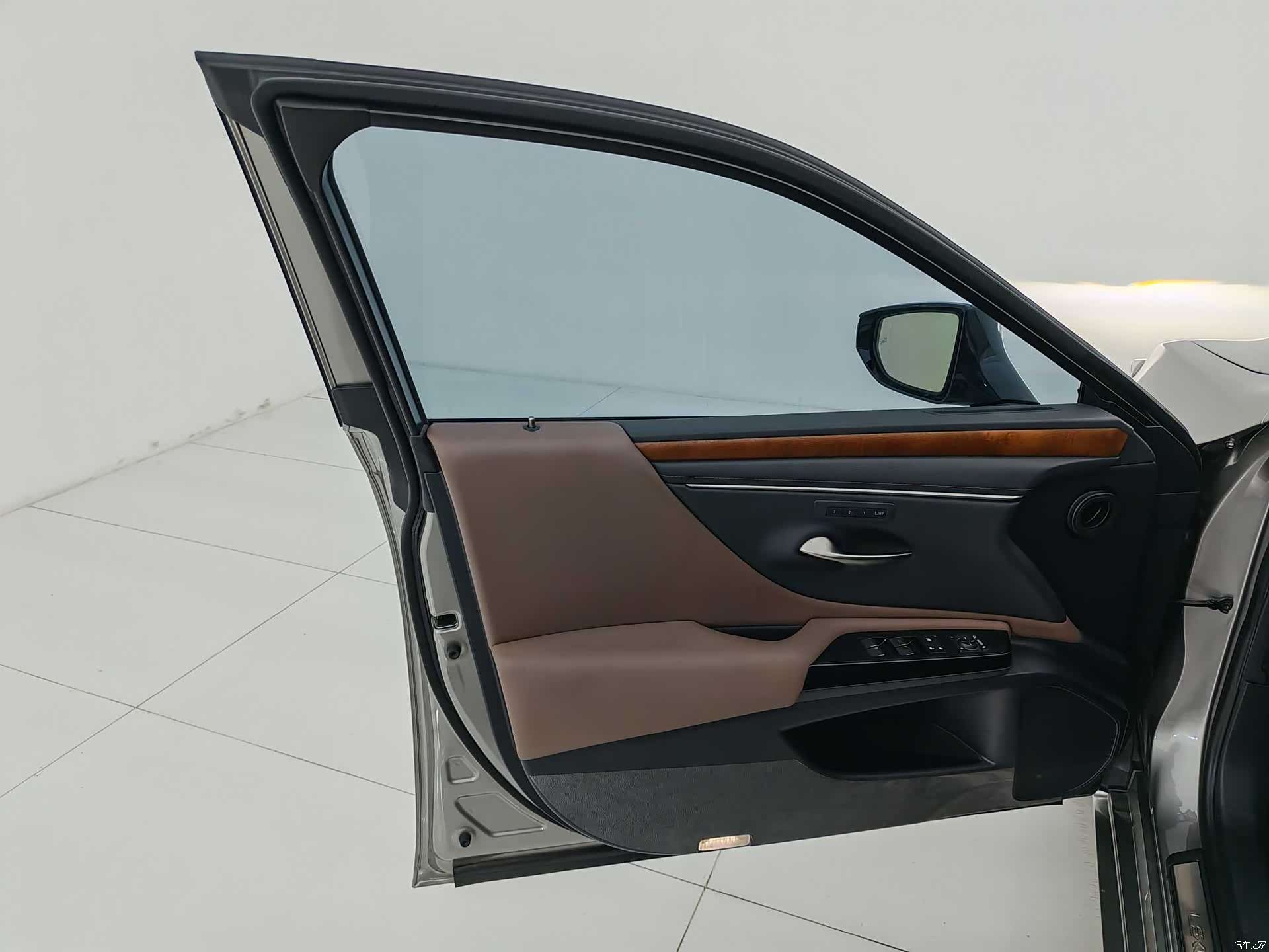Lexus ES, 2024 9