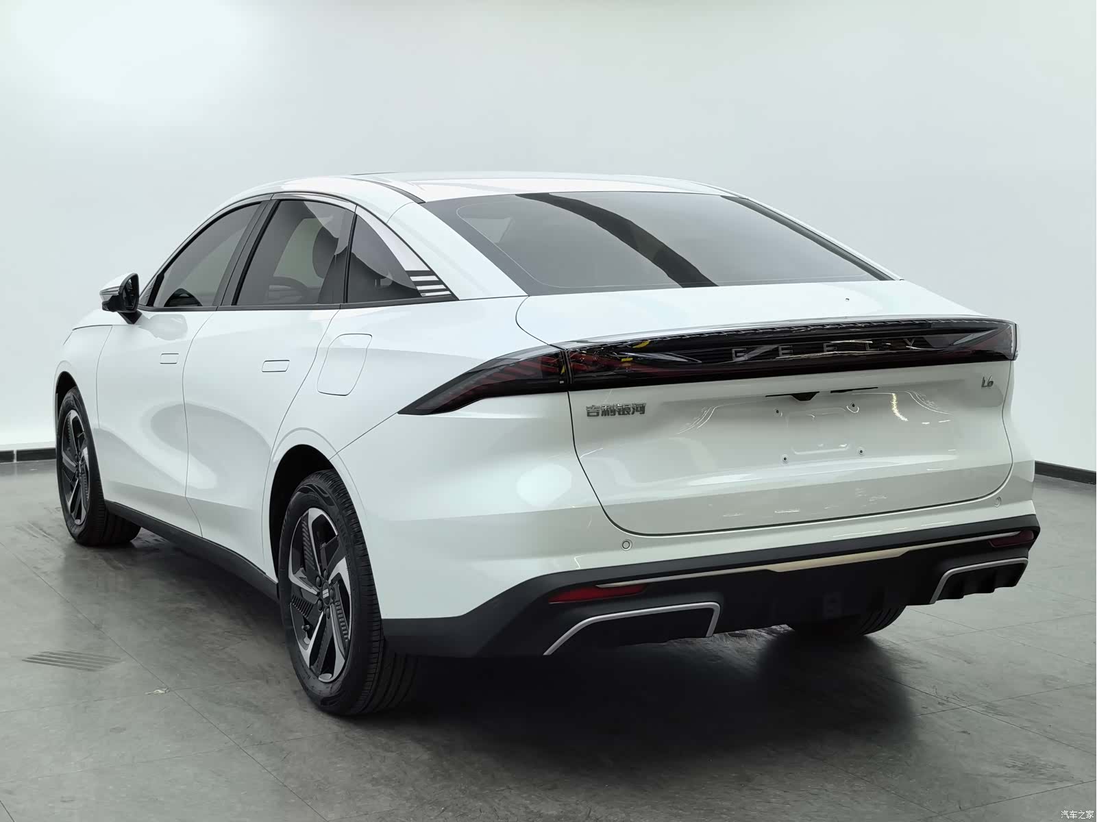 Geely Galaxy L6, 2024 6
