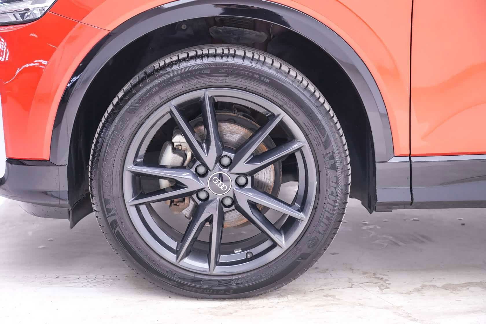 Audi Q2L, 2019 11