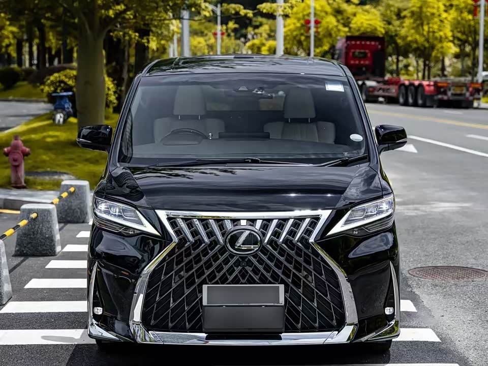 Lexus LM Lexus LM