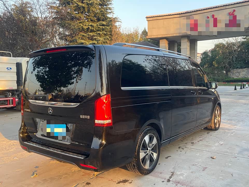 Mercedes-Benz V-class