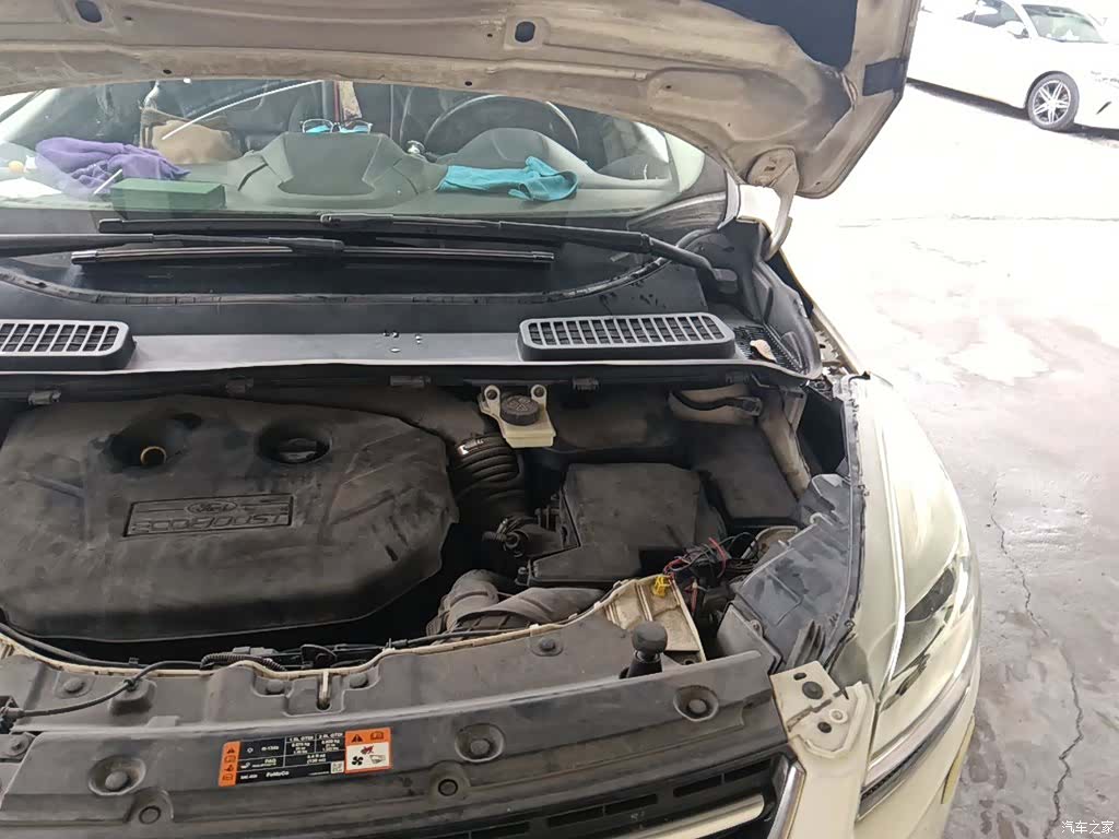 Ford Kuga, 2015 24