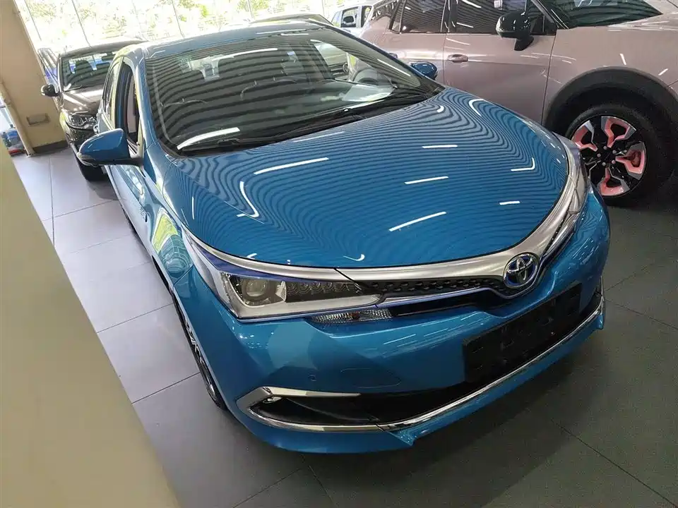 Toyota Corolla dual engine E+ Toyota Corolla dual engine E+