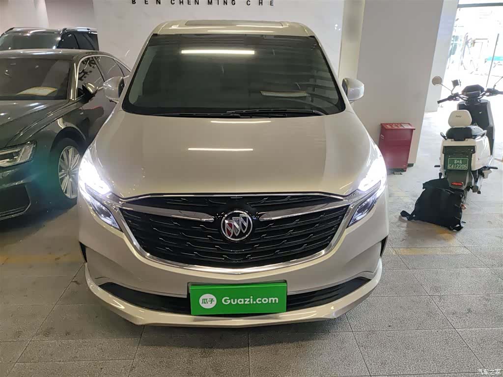 Buick GL8, 2022 3
