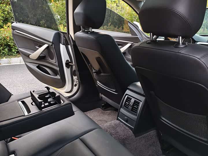 BMW 3 Series GT 2016 320i Style