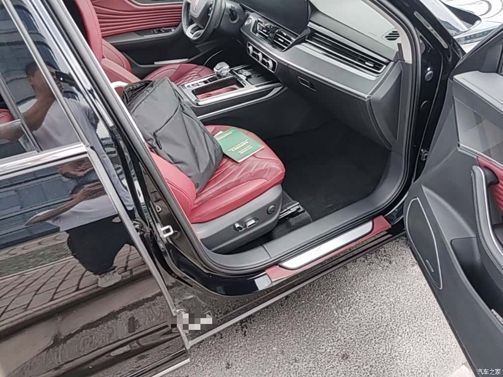 Hongqi HS5, 2024 11