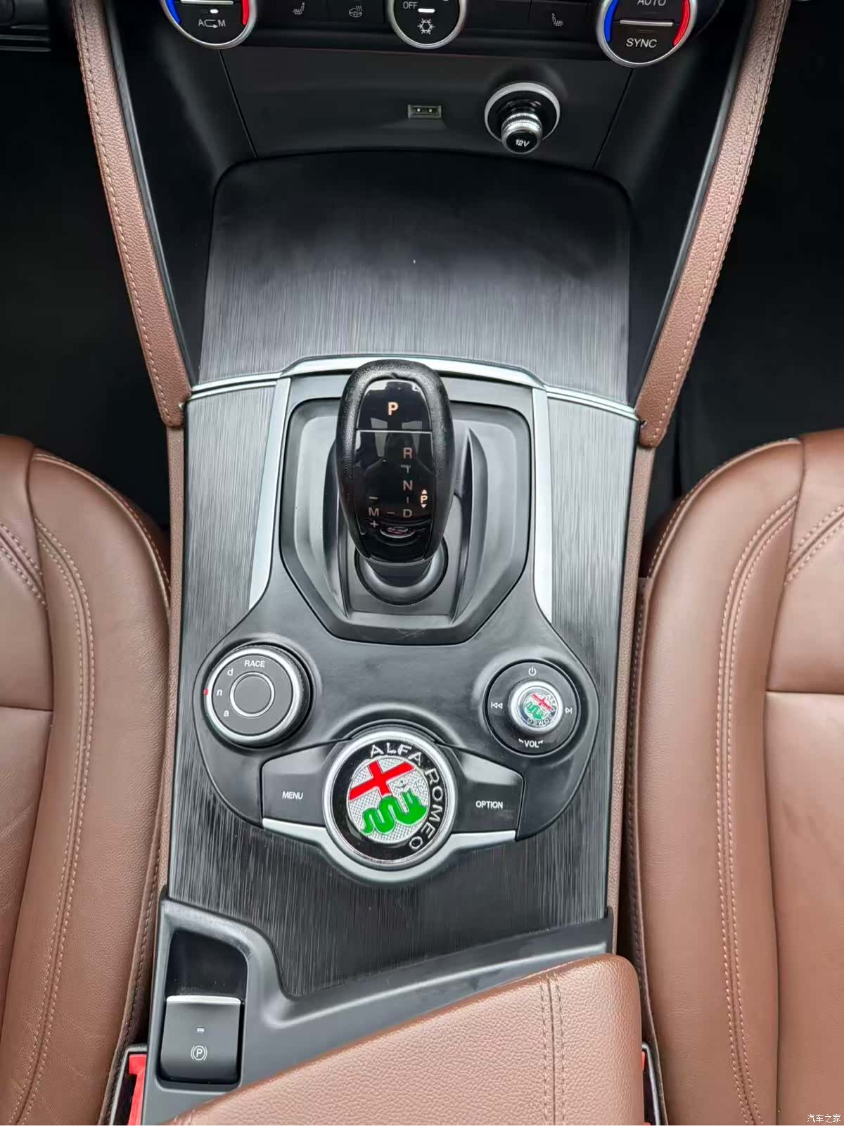 Alfa Romeo Stelvio, 2018 13
