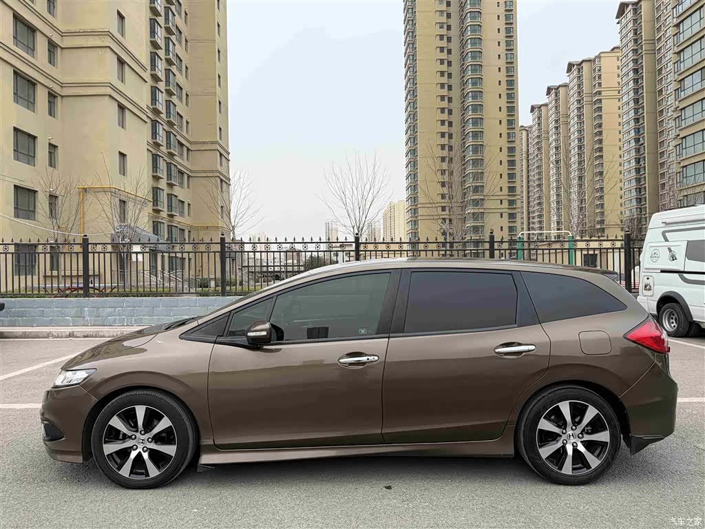 Honda Jade, 2015 13