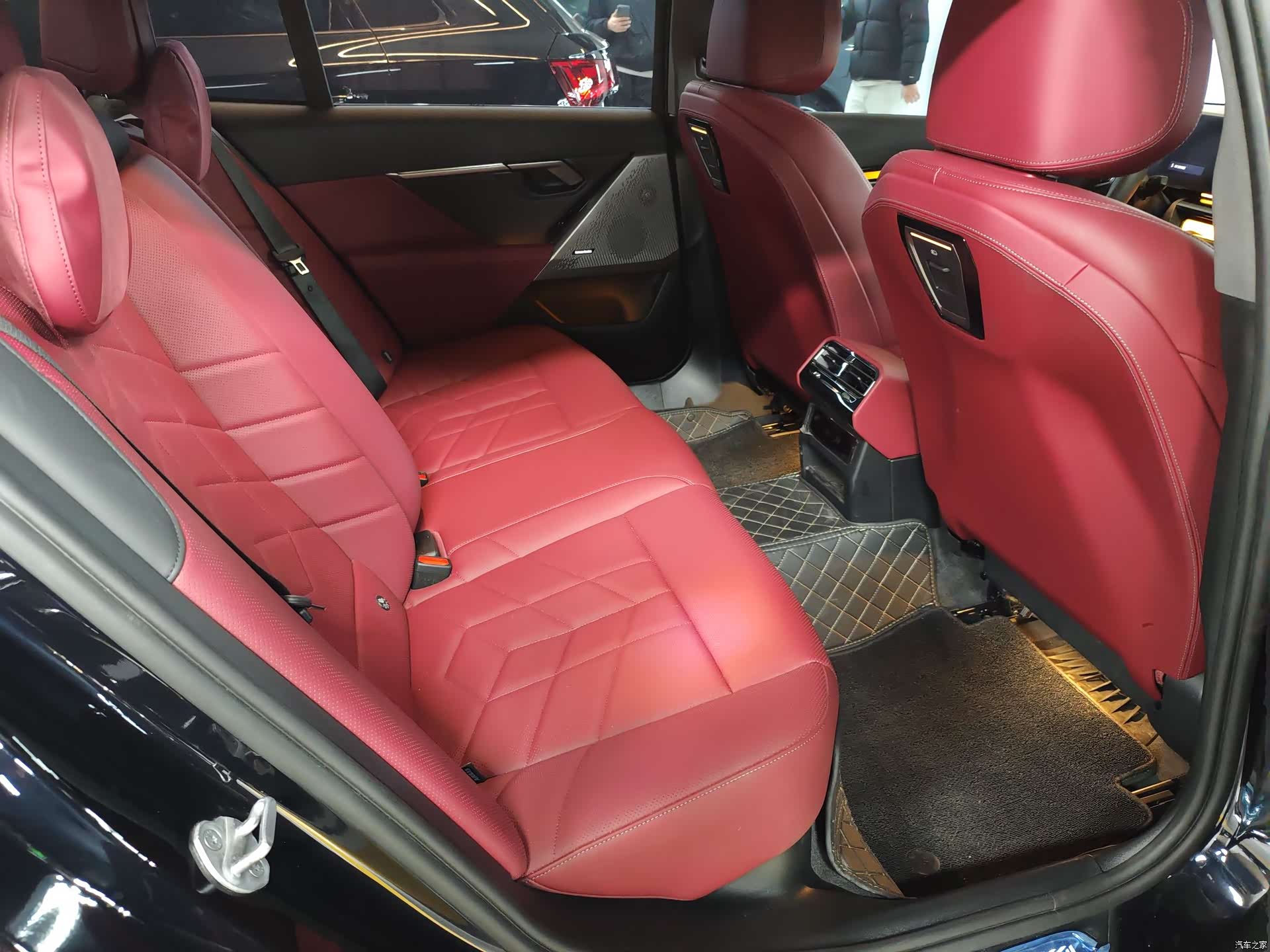 BMW 5 Series, 2025 14
