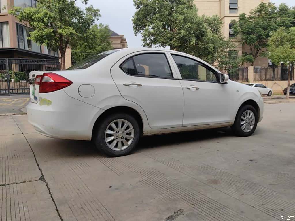 JAC iEV4, 2015 9