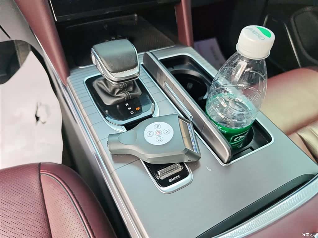 Hongqi HS7, 2025 14