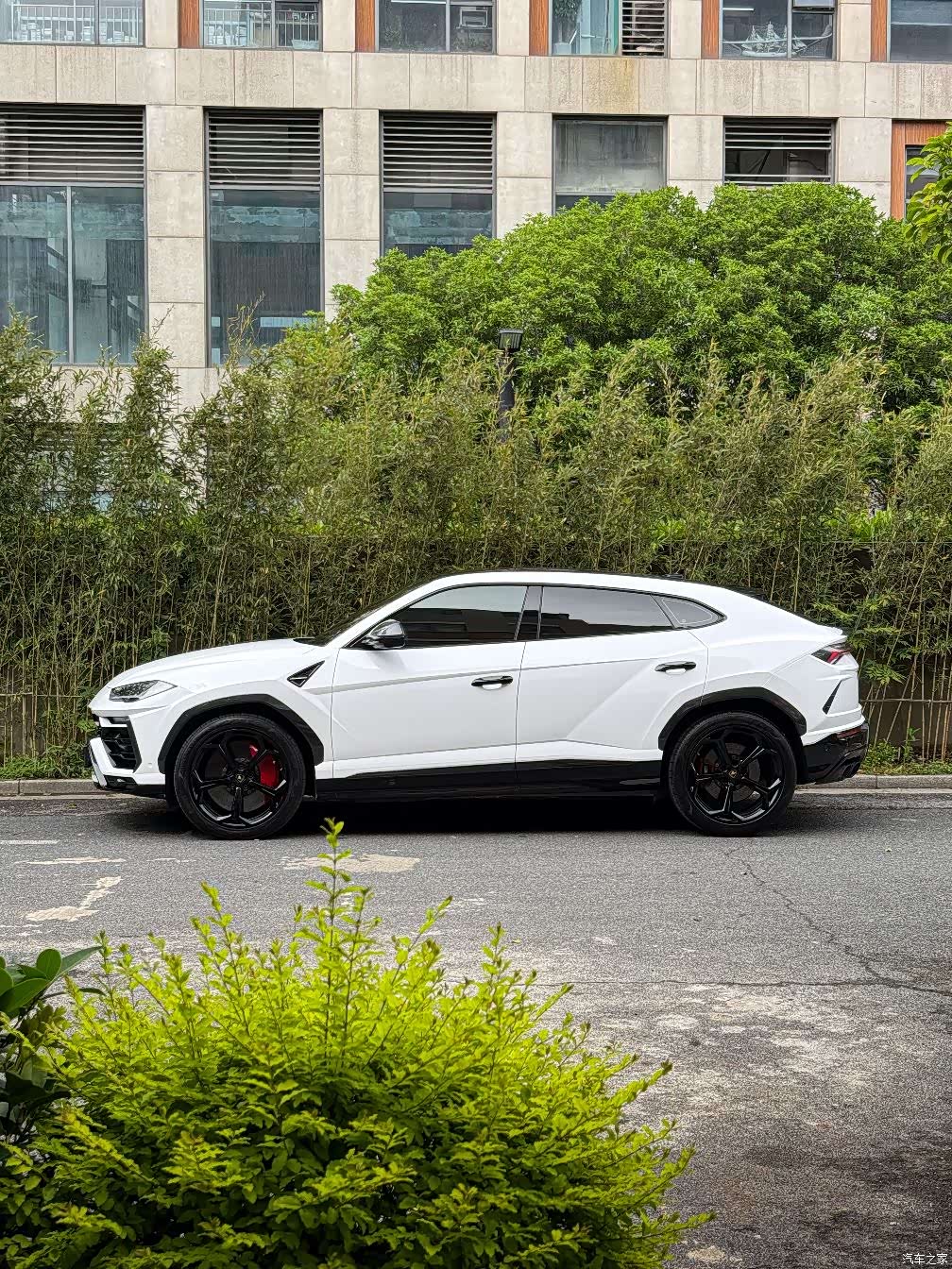 Lamborghini Urus, 2019 4