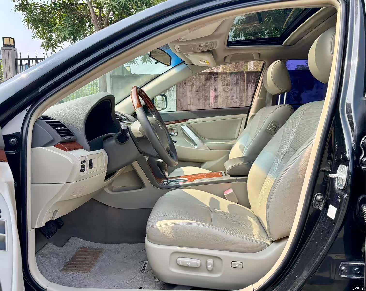 Toyota Camry, 2014 4