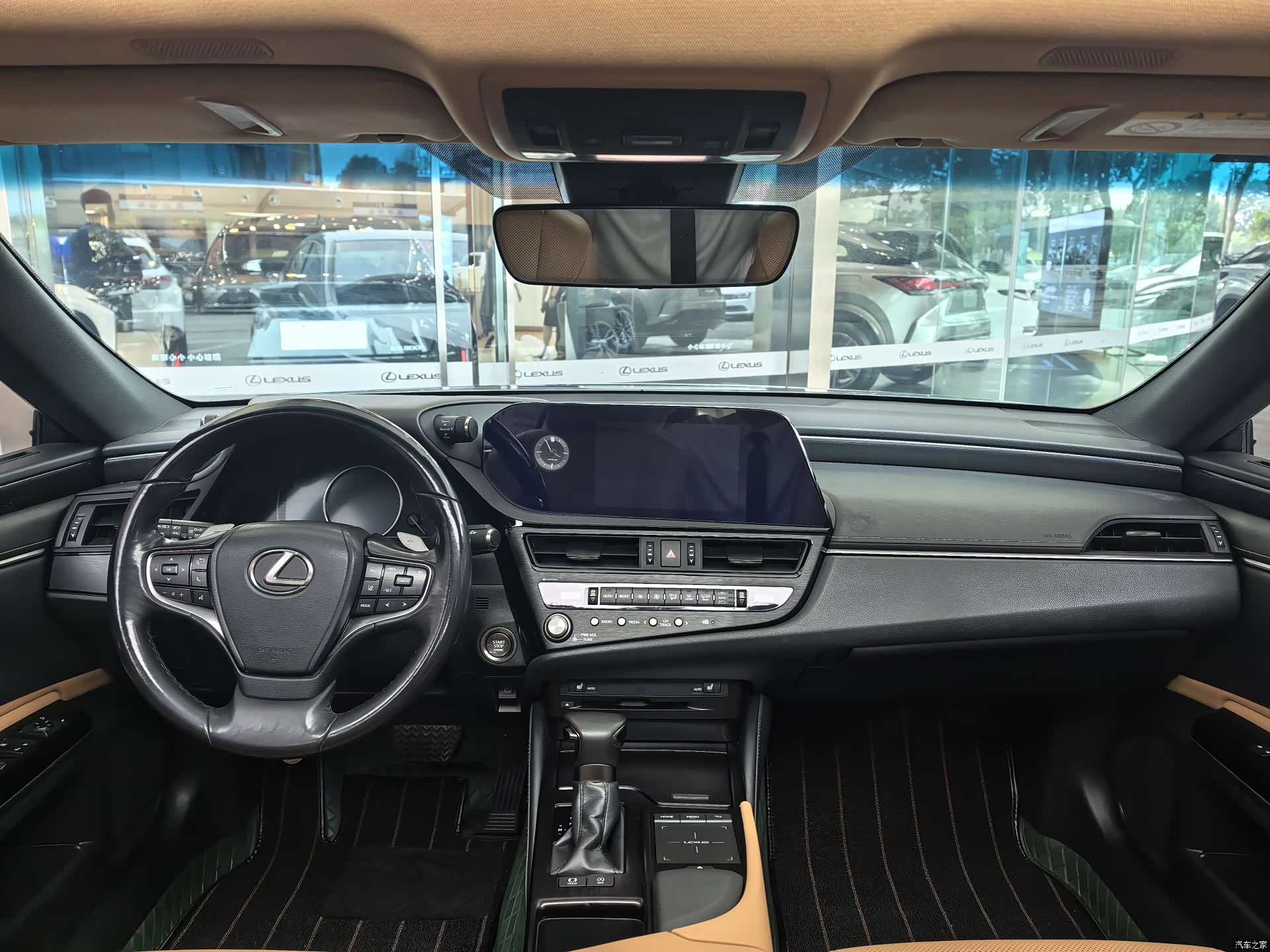Lexus ES, 2022 3
