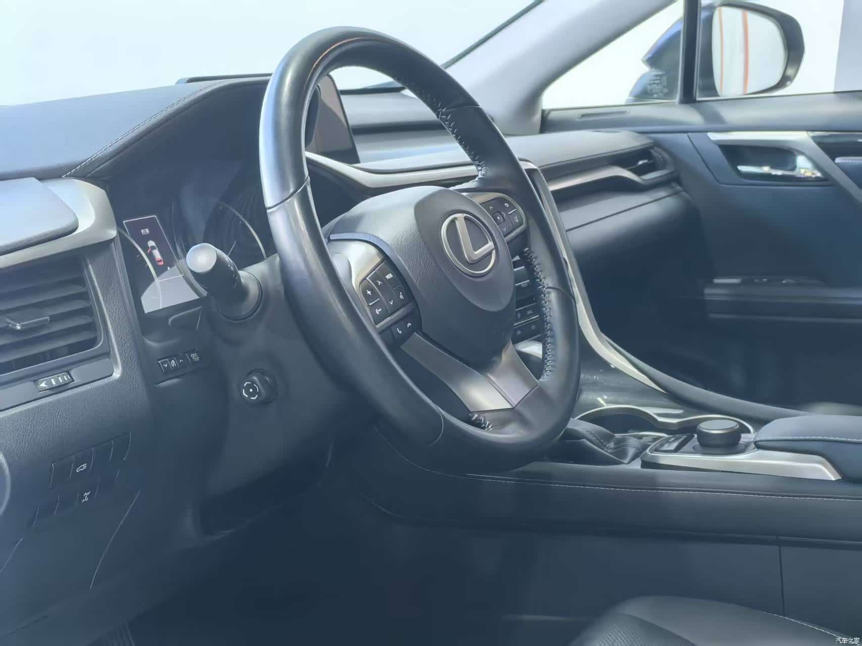 Lexus RX, 2019 11