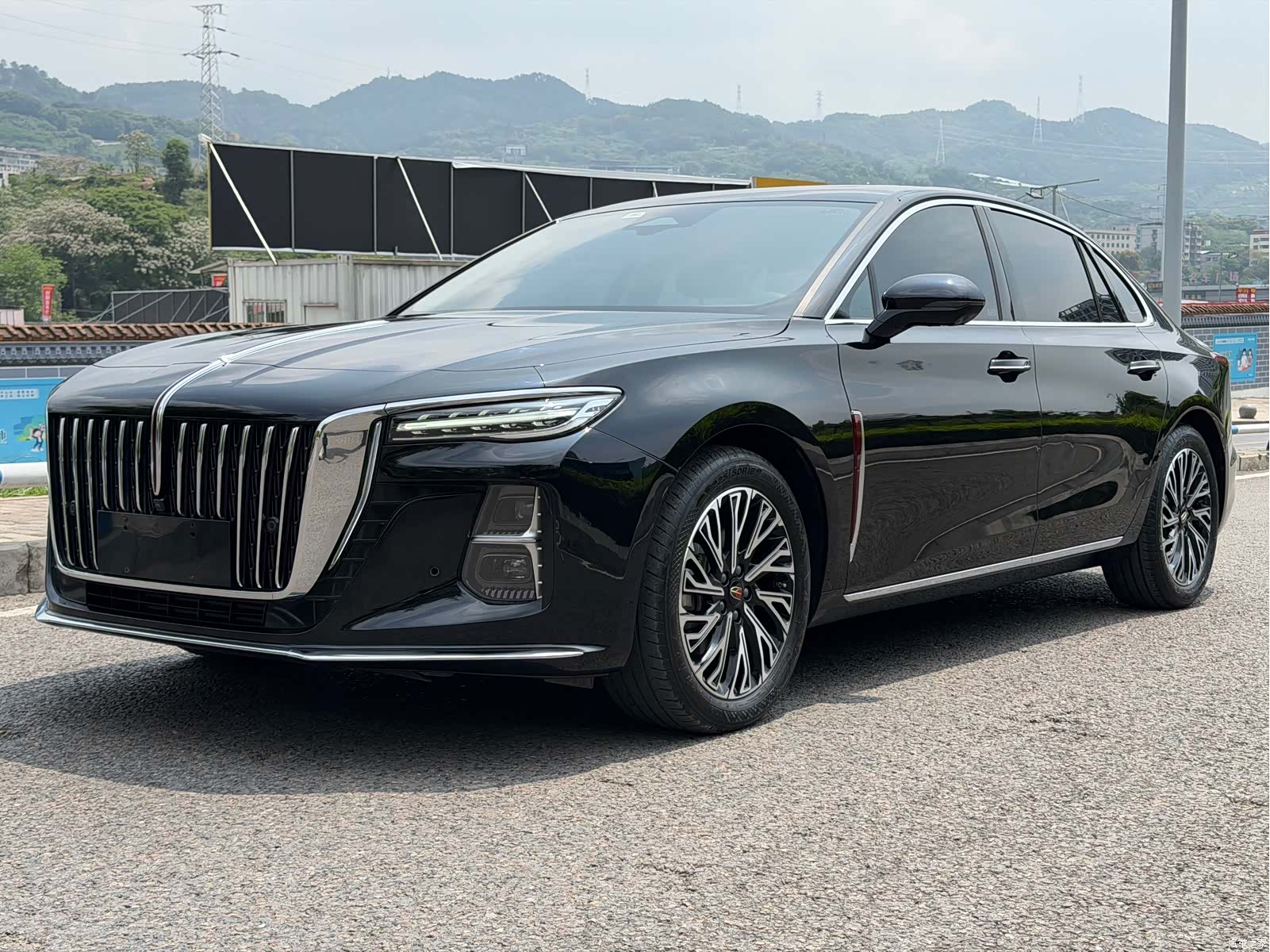 Hongqi H5, 2023 1