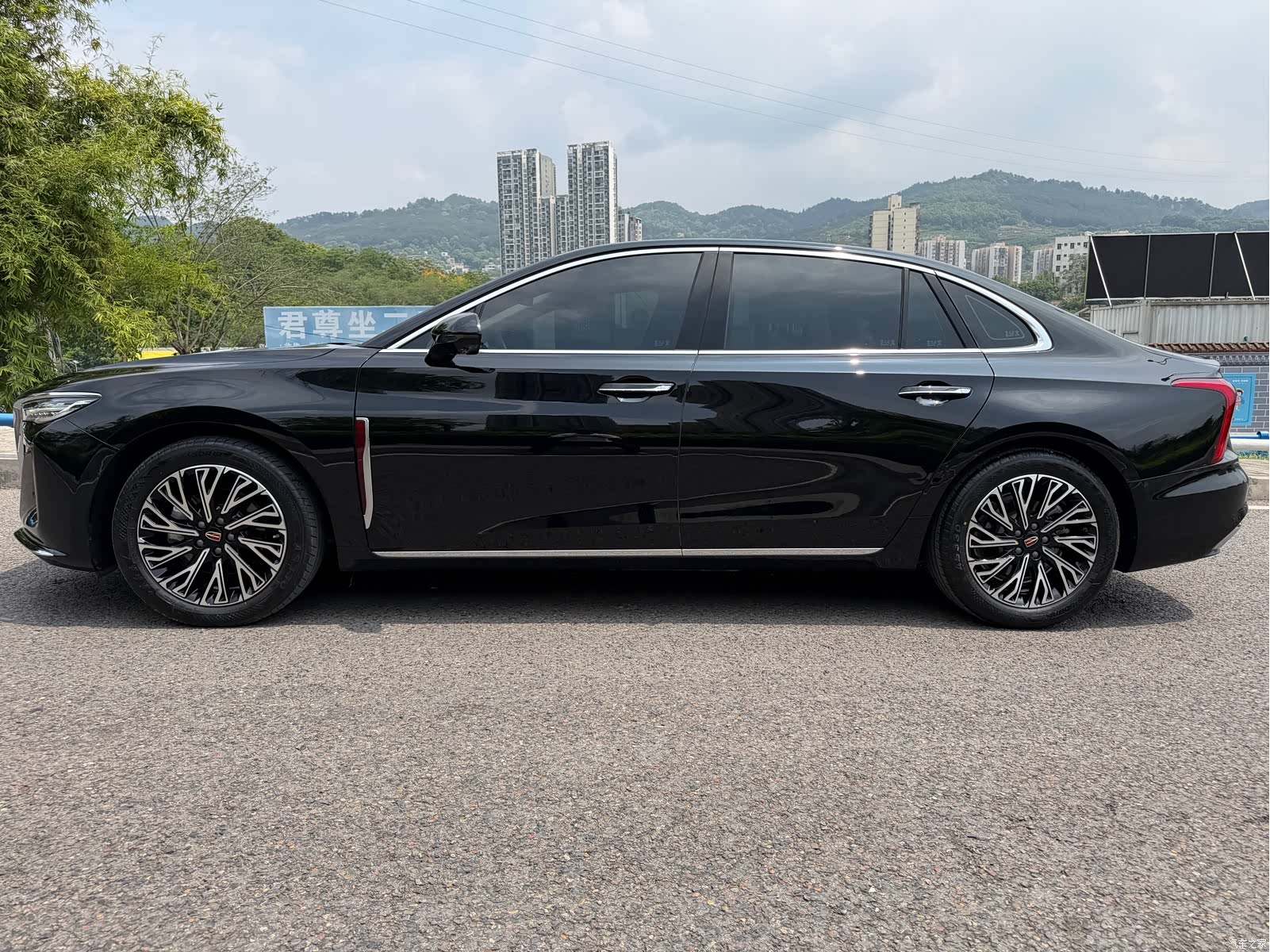 Hongqi H5, 2023 все фото