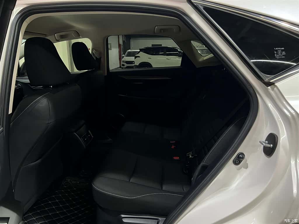 Lexus NX, 2019 11