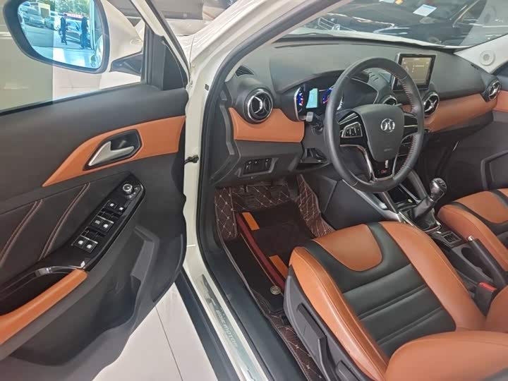 BAIC shen bao X35 2016 1.5L МКПП Luxury